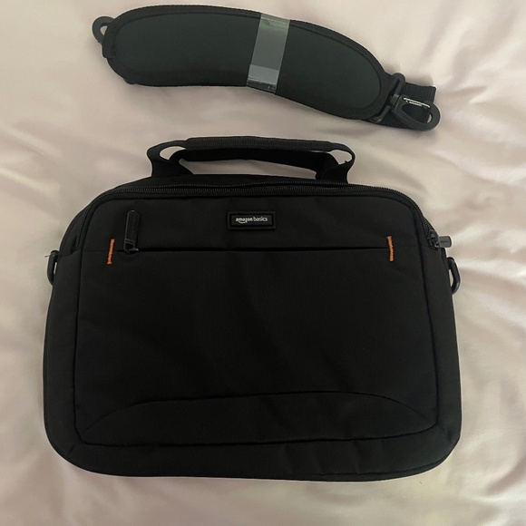Amazon Other - New Amazon Basics Laptop and iPad Tablet Shoulder Bag